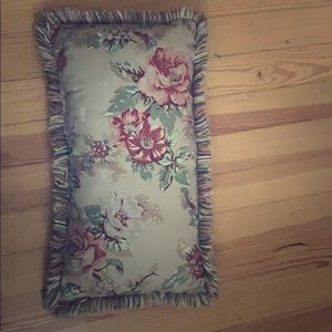 Ralph Lauren pillow🖤 perfect touch for your bed!